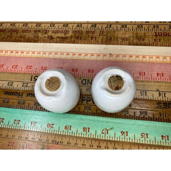 MCM Pebbleford White Speckled Salt Pepper Shaker Set T S & T Taylor Smith 2" - Picture 7 of 10